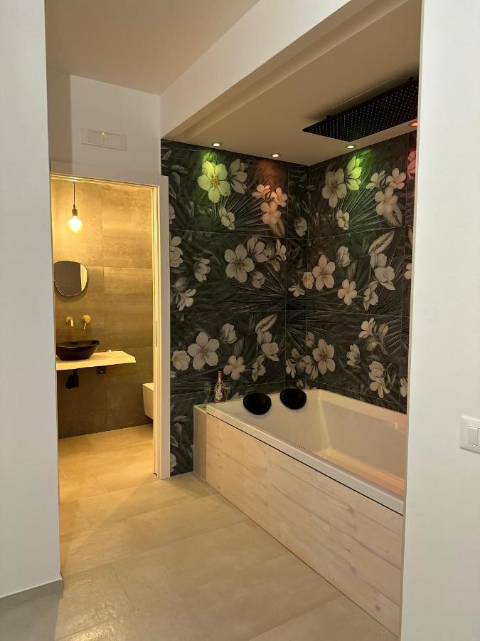 Il Gelsomino Luxury Suites Bari Exterior photo